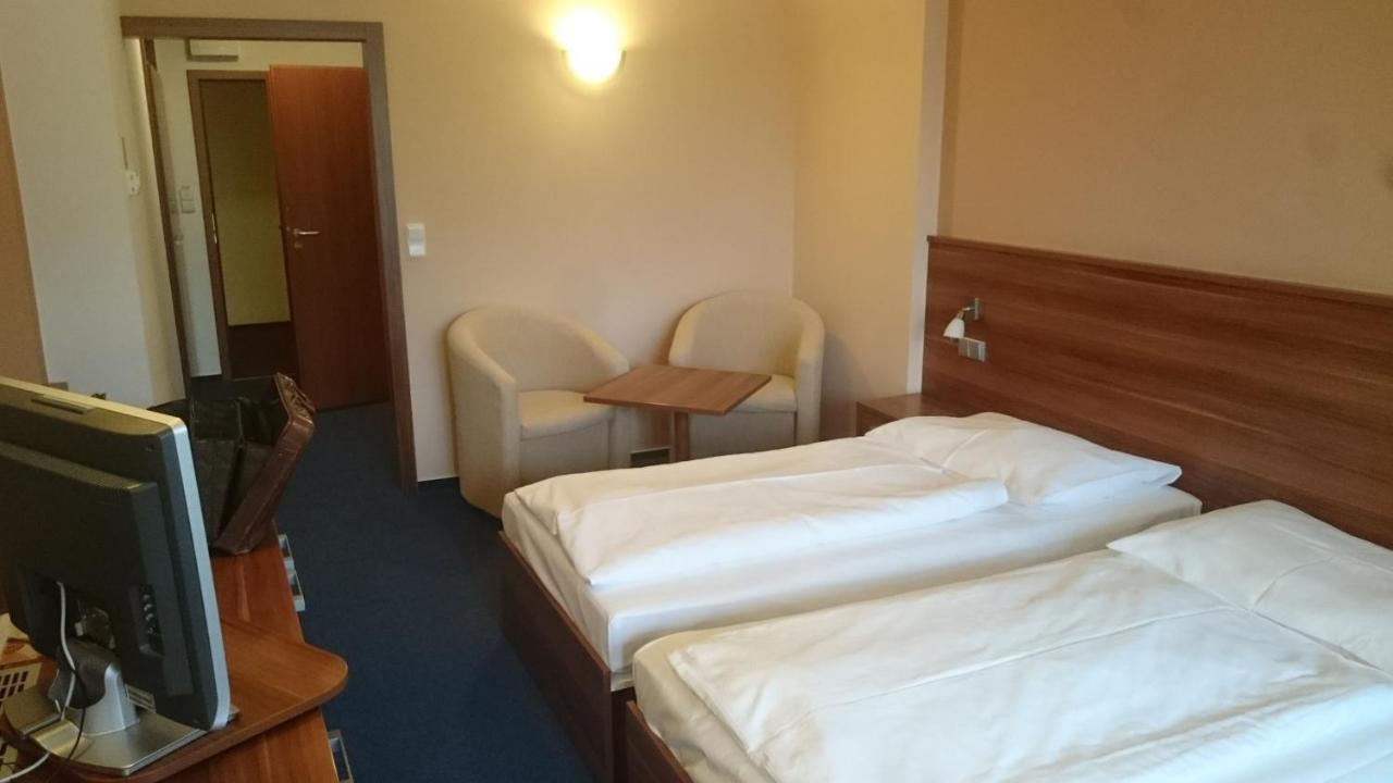 Lipno Wellness - Frymburk Hotel Private Family Room Bagian luar foto