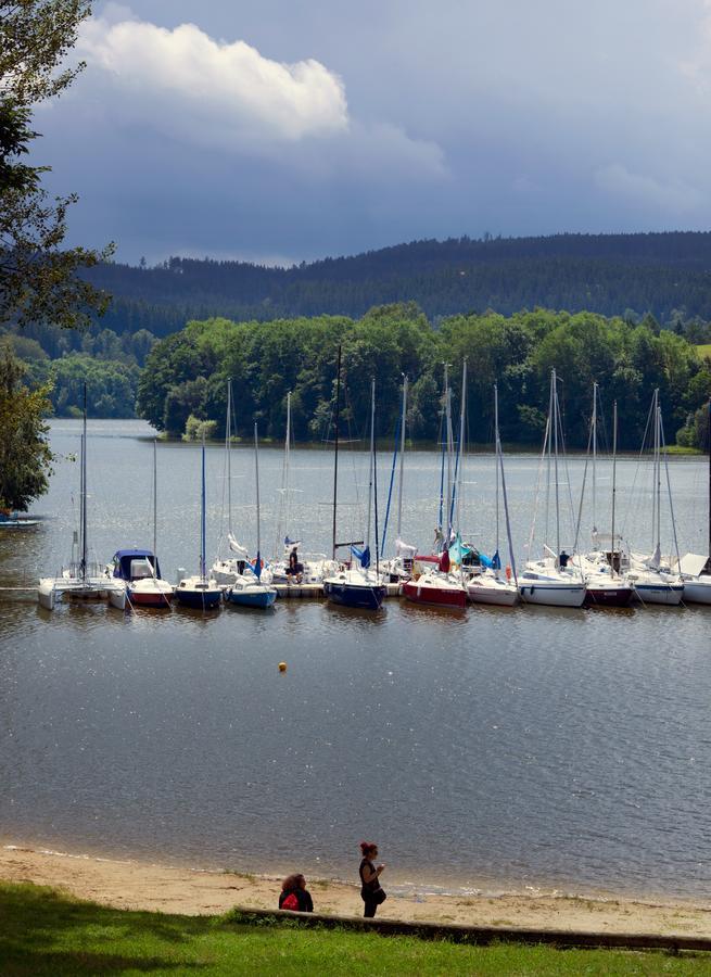 Lipno Wellness - Frymburk Hotel Private Family Room Bagian luar foto