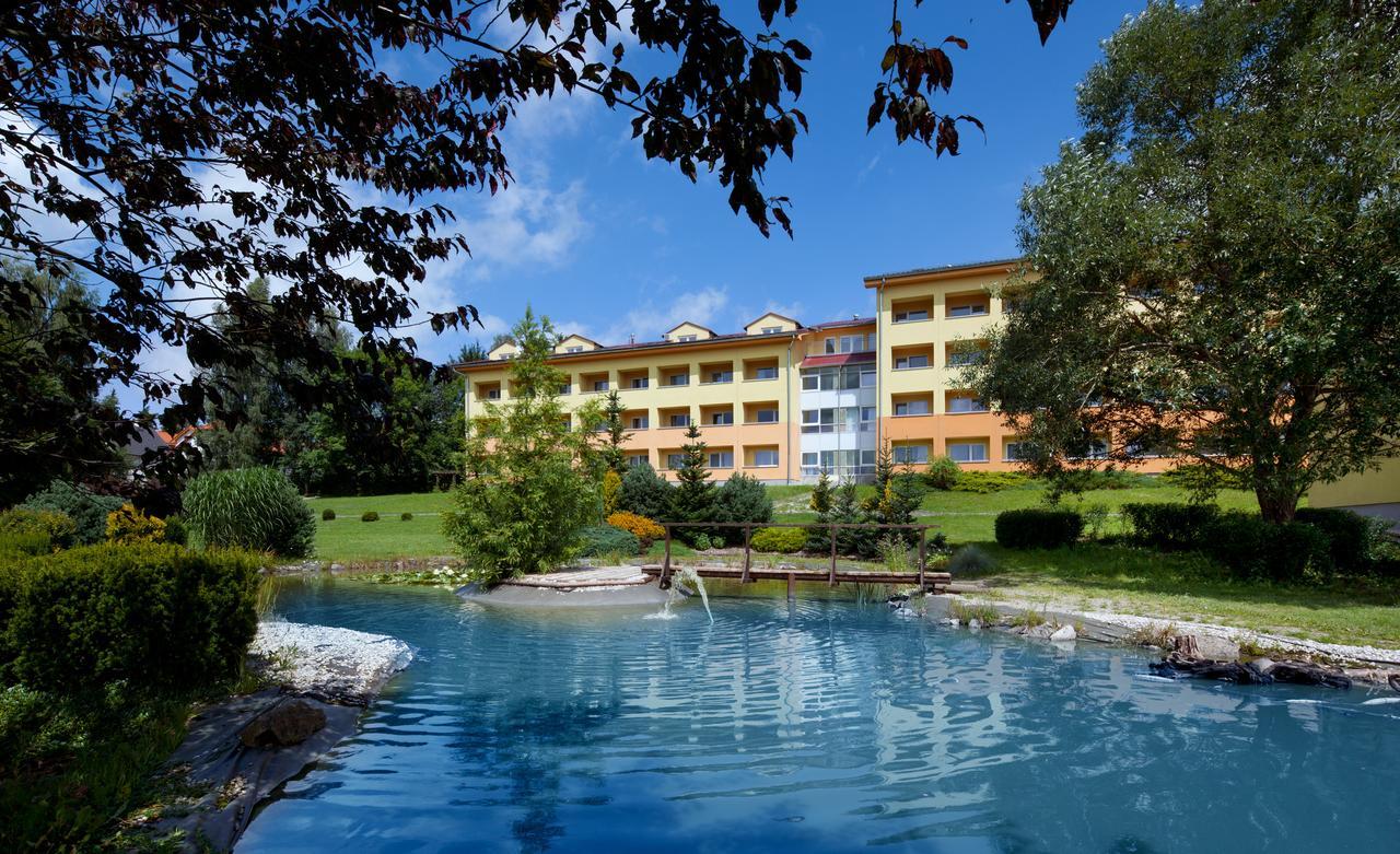 Lipno Wellness - Frymburk Hotel Private Family Room Bagian luar foto