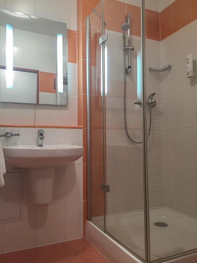 Lipno Wellness - Frymburk Hotel Private Family Room Bagian luar foto