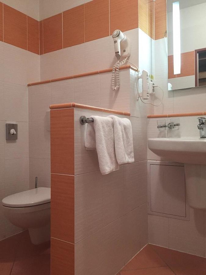 Lipno Wellness - Frymburk Hotel Private Family Room Bagian luar foto
